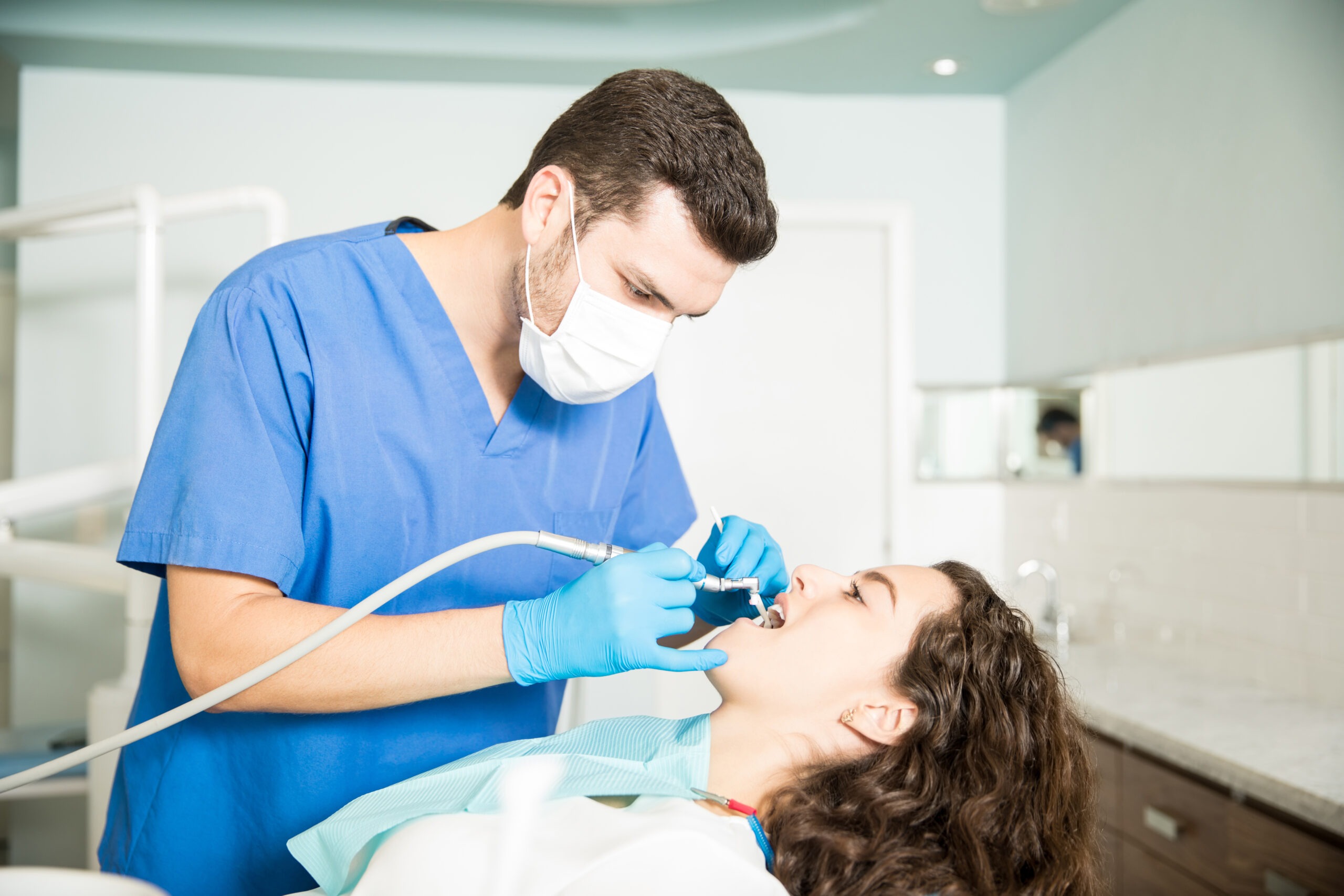 Pulizia dentale con Airflow